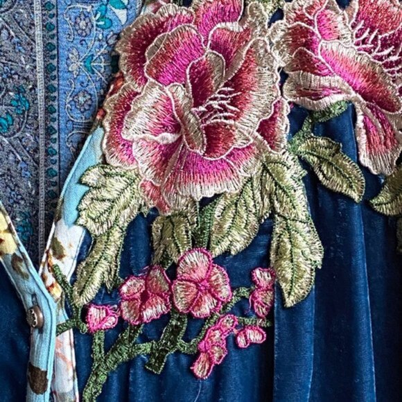 Aratta Long Duster with Floral Embroidery - Picture 6 of 8